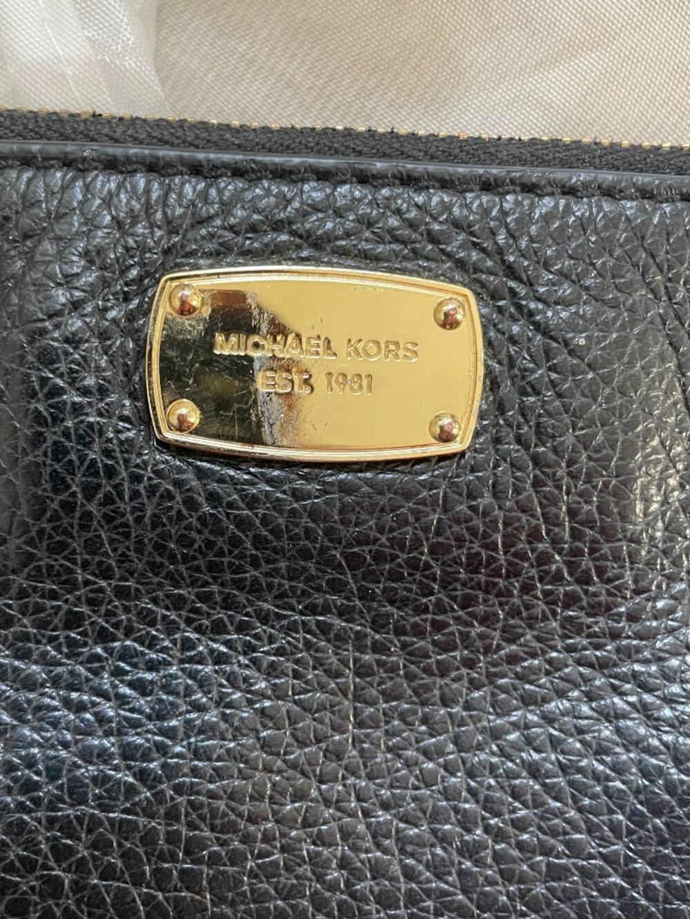 Michael Kors Jet Set Black Medium Three Quarter leather wristlet - Picture 6 of 6